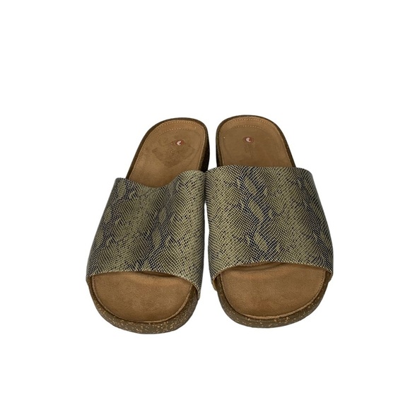 Clarks NWOT Unstructured Rosilla Hollis Snakeskin Slides. Size 8.5M - Picture 3 of 9